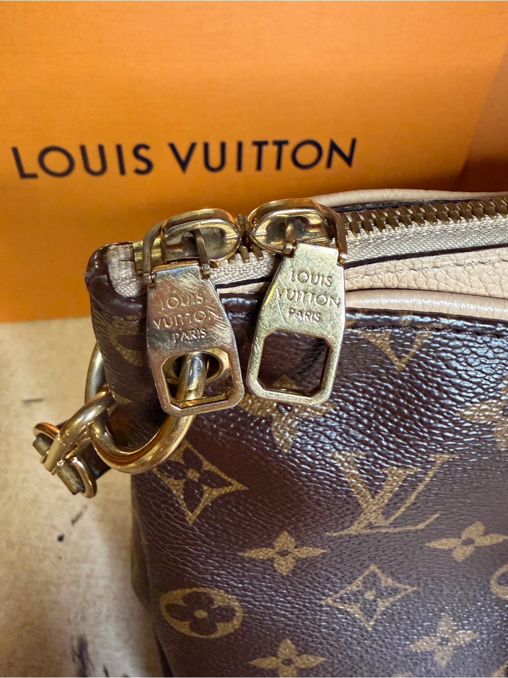 👜 Louis Vuitton Palace MM Monogram 👜 - Picture 10 of 14